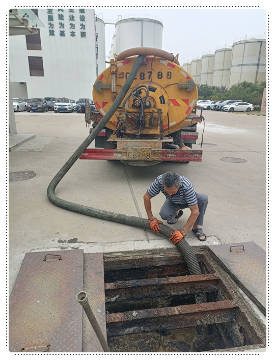 布拖隔油池清掏