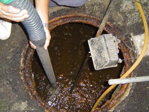 布拖隔油池清理